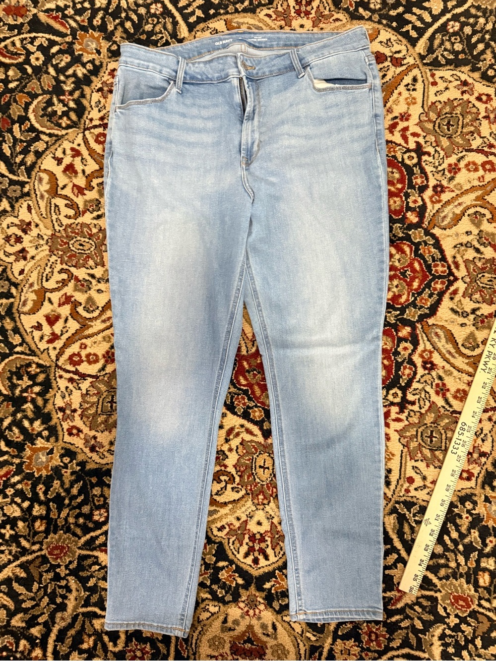 Old Navy 16 L women’s high-rise super skinny Jeans in light wash